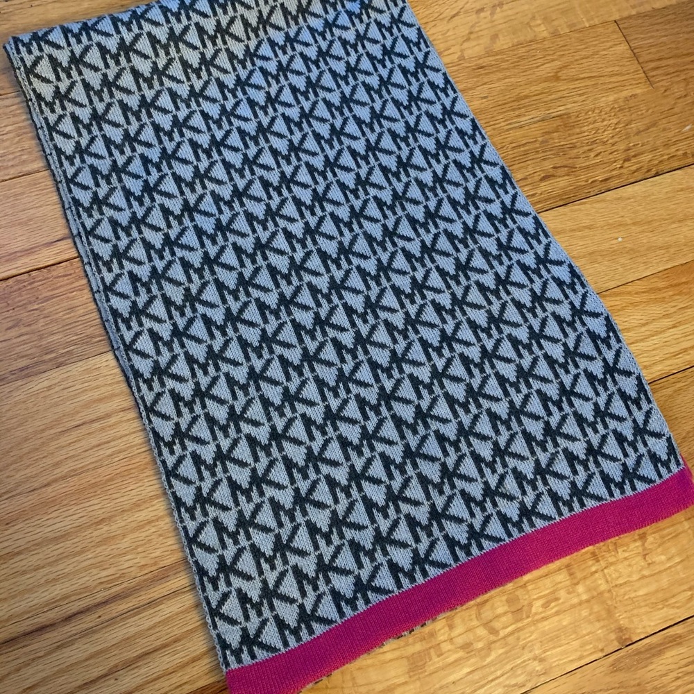 Michael Kors scarf